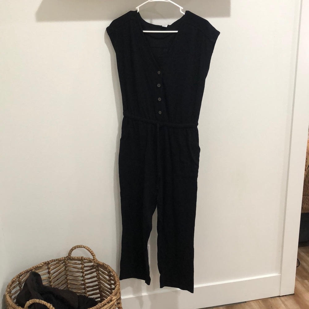 Old navy black jumper womens small jumpsuit